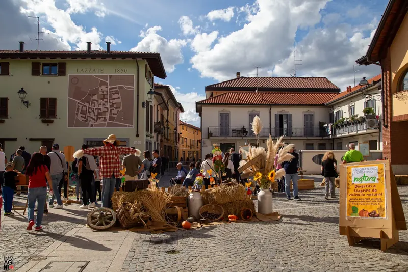 Allestimento d'autunno e laboratorio creativo in piazza